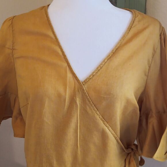 Old Navy Wrap Front Linen Blend Top - Picture 4 of 12